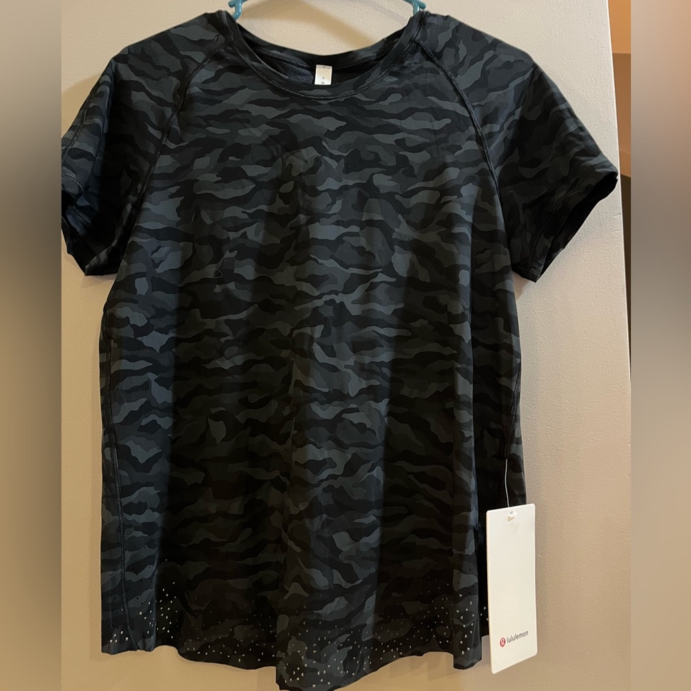 NWT Lululemon Black Quick Pace SS Size 6